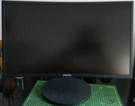 A la venta Monitor curvo Samsung C24FG70FQU 24 pulgadas, € 150.00