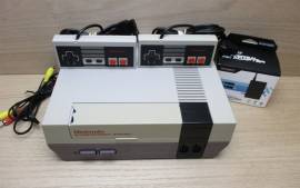 A la venta Consola Nintendo NES con 2 mandos y cables, USD 90.00