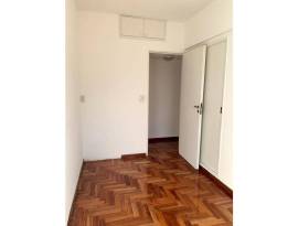 Se vende piso con cochera, € 85,000