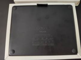 For sale Wacom Intuos Small Graphic Tablet very little use, € 35.00