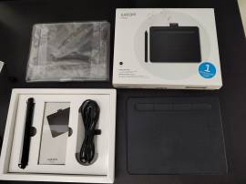 For sale Wacom Intuos Small Graphic Tablet very little use, € 40.00