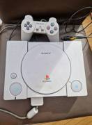 For sale PS1 console with 1 controller and 1 game, € 85.00