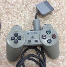 A la venta consola PSone con mando, cables y una memory card, € 95.00