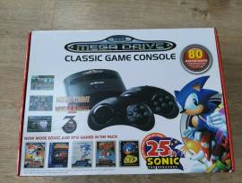 Se vende consola Sega Mega Drive Classic con 80 juegos nueva, € 95