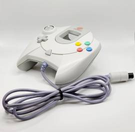 En venta consola Dreamcast HKT-3020 como nueva NTSC con cables y mando, USD 195.00