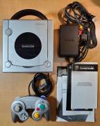 En venta consola tNintendo Gamecube Platinum con embalaje y accesorios, USD 275.00