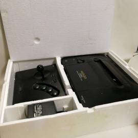 En venta consola Neo Geo AES con caja y 1 mando, USD 550.00